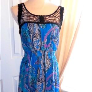 Long sleeveless blue maxi with crochet top